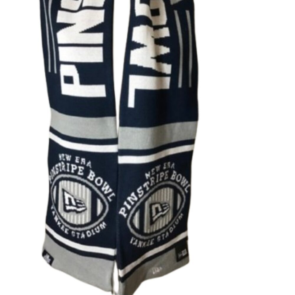 Yankee Stadium pinstripe bowl blue/white scarf, Unisex NWT (C41)